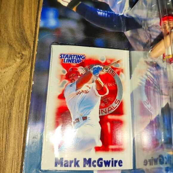 Starting Lineup 2000 MARK MCGWIRE Baseball Figure & Card St. Louis Cardinals - Picture 4 of 9
